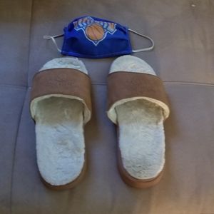 New York Knicks men's slides size 12